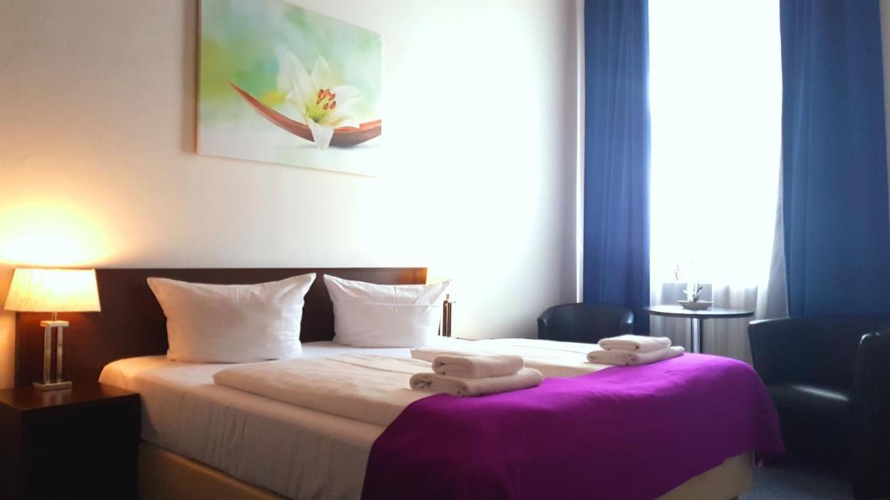 Hotelpension Margrit Berlin Bagian luar foto