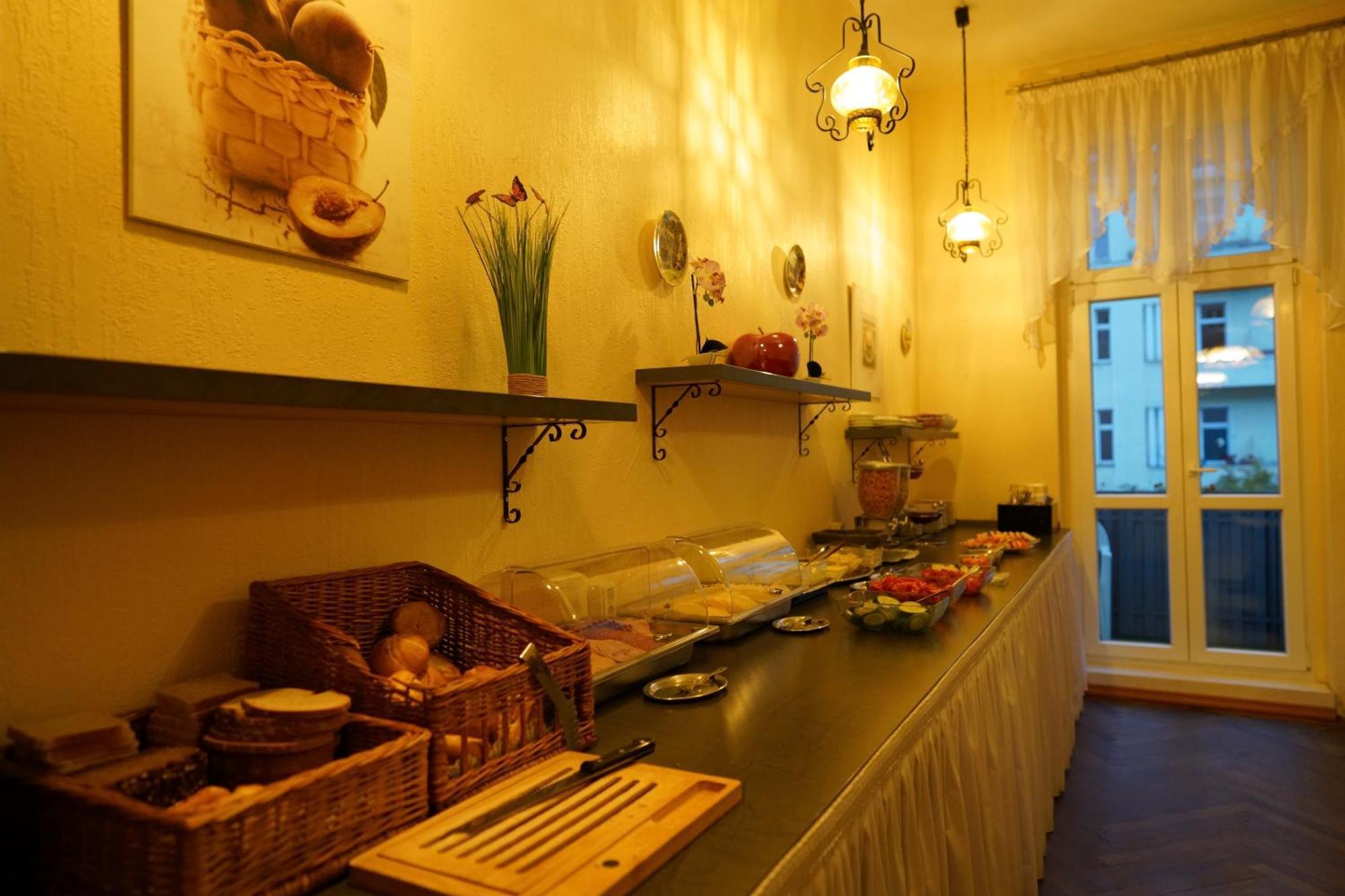 Hotelpension Margrit Berlin Bagian luar foto