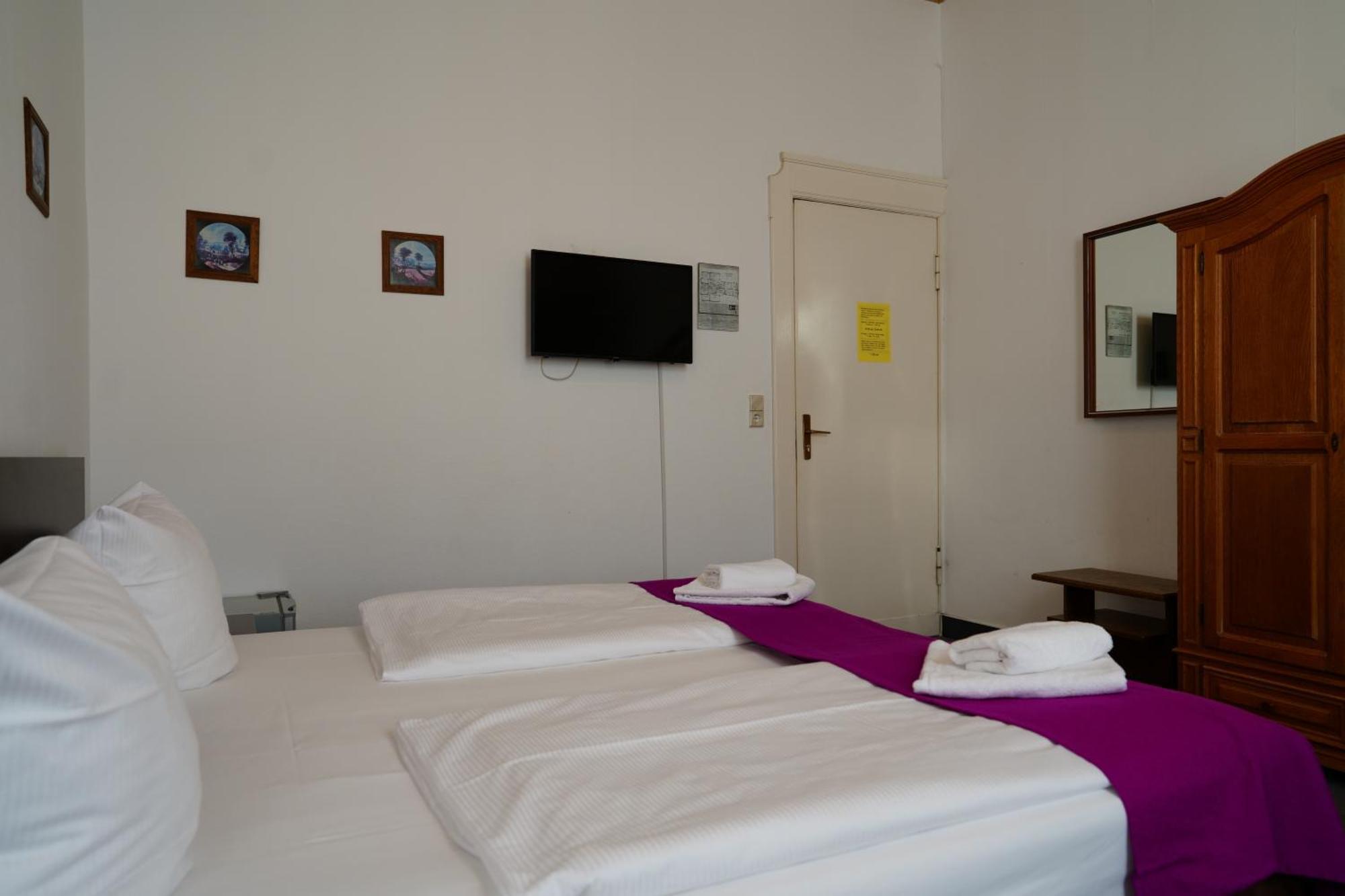 Hotelpension Margrit Berlin Bagian luar foto
