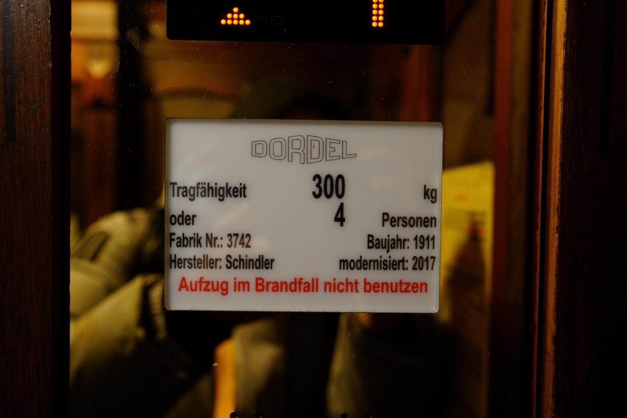 Hotelpension Margrit Berlin Bagian luar foto
