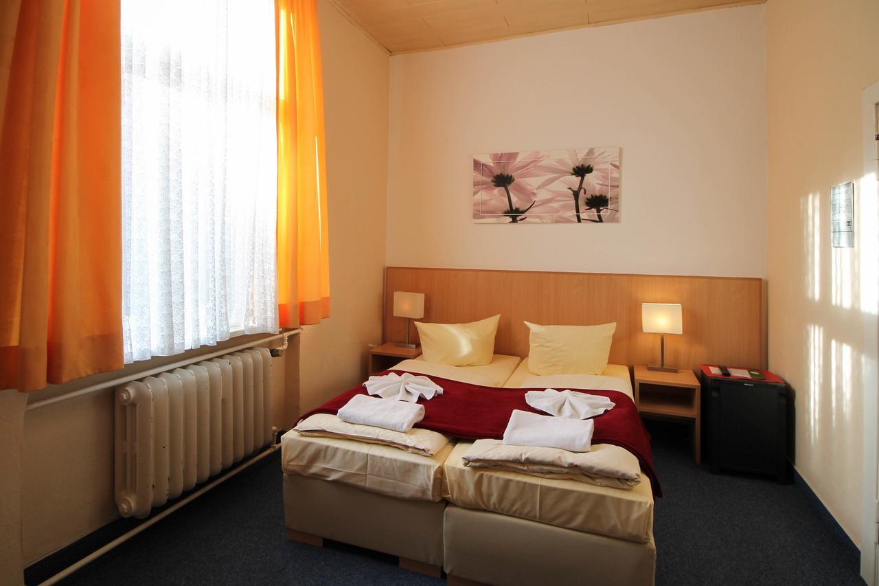 Hotelpension Margrit Berlin Bagian luar foto